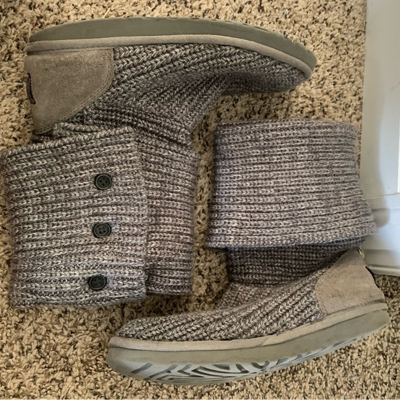 Size 7 UGGs Classic Cardy - Picture 2 of 8
